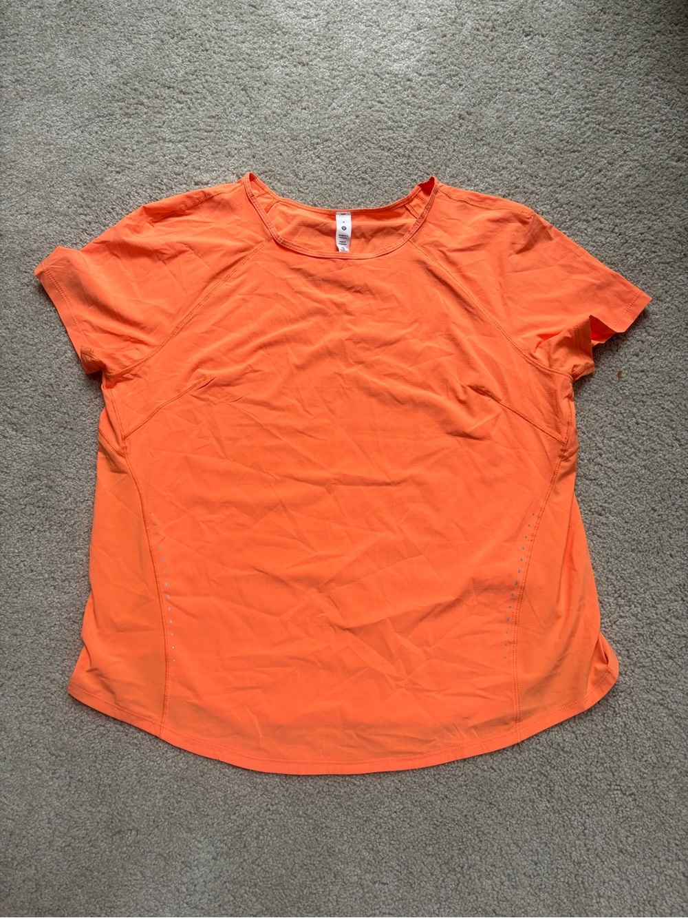 Lululemon Lightweight Run shirt sleeved shirt. Size 8